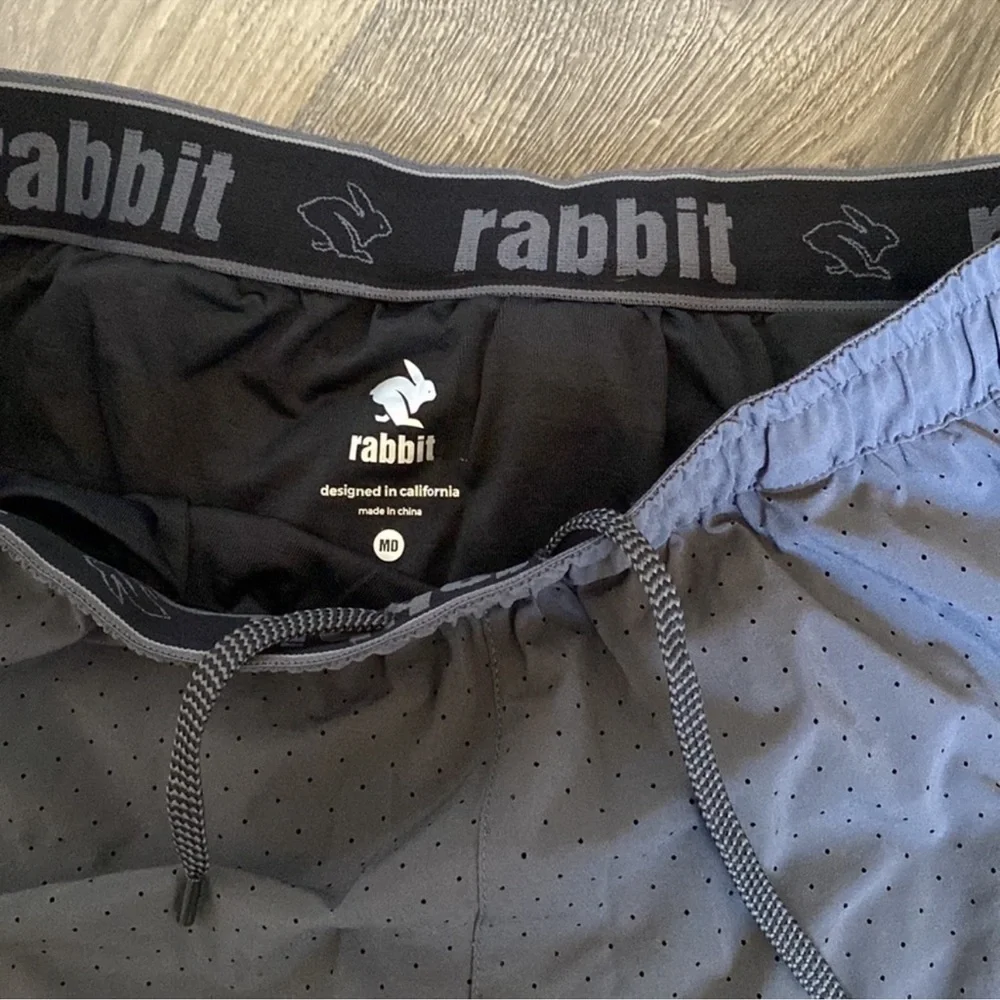 NWT Rabbit Repeats 4" Short Blackened Pearl Size Medium - Picture 4 of 8